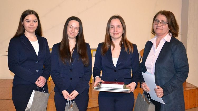 Megjelent a hír a Kialföld.hu oldalán: llemtani csapatversenyt rendeztek diákoknak Győrben, mutatjuk a legjobbakat