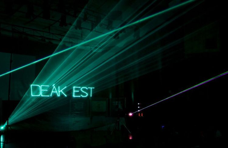 Megjelent a hír a Kisalföld online hírportálon - Jubileumi Deák-est