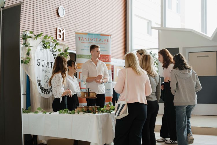 Zabpohár Győrből, egy Deák-iskolás tanulótól