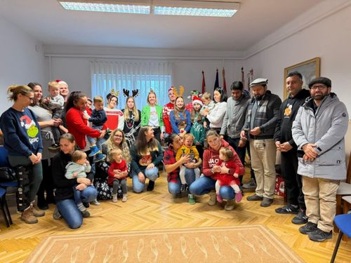 Karácsonyi műsor a Vöröskereszt jegyében